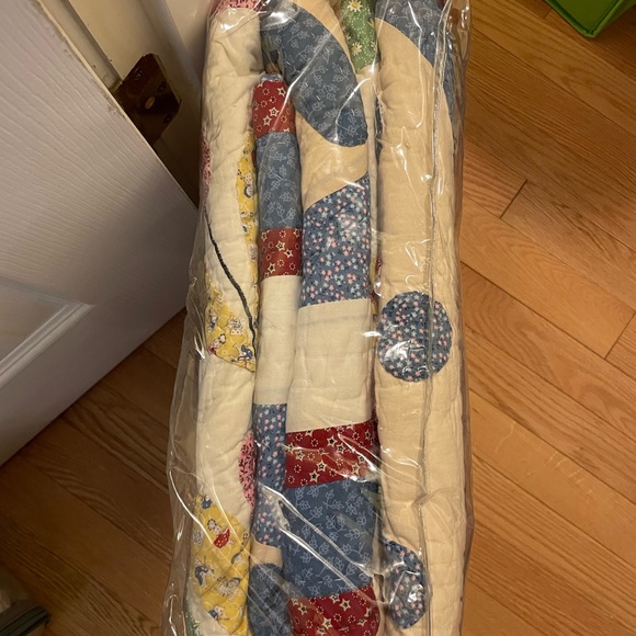 FolkArt Full/Queen Quilt (90x90) - Picture 4 of 4